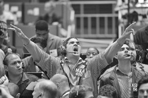 金银“超级暴跌”引爆仓风险 金交所急扩涨跌停板