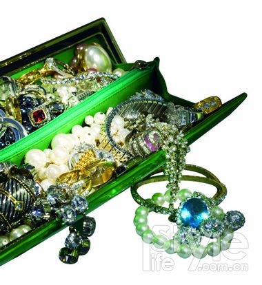 �ƽ����� ����������